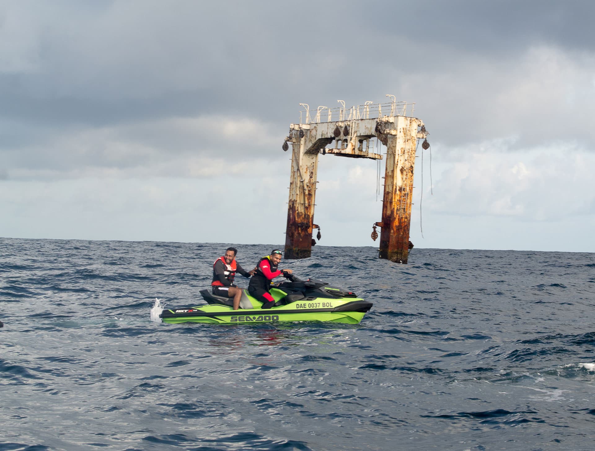 02 people exploring mount Lavinia ship wreck